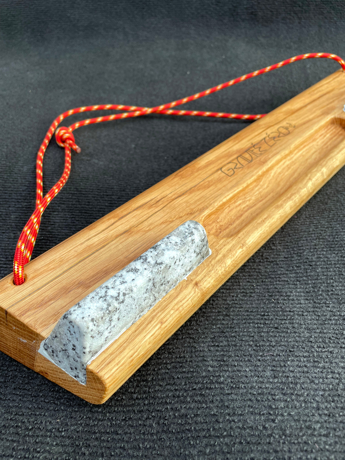 Trapèze 02 (chêne/granite/grès)